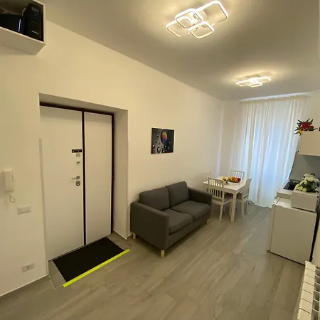 Centro Citta' Softrooms-metro' A 1 Metro Guest house