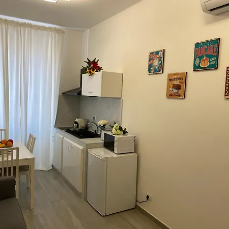 Centro Citta' Softrooms-metro' A 1 Metro Guest house